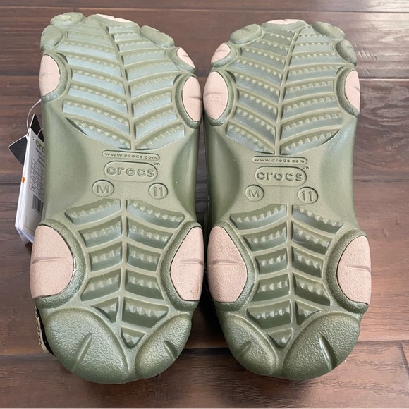 New crocs camo style sandals men’s size 11 main image 6
